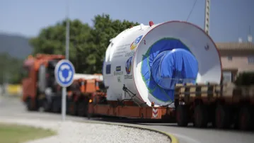 Transporte y llegada de la tuneladora Canigó mediante convoy especial